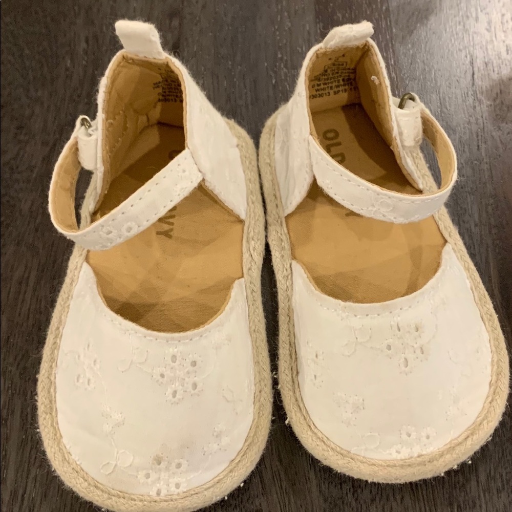 Baby girl eyelet ballet flats